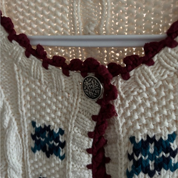 Willow Ridge Vintage Cardigan with Floral Embroidery - Picture 3 of 4